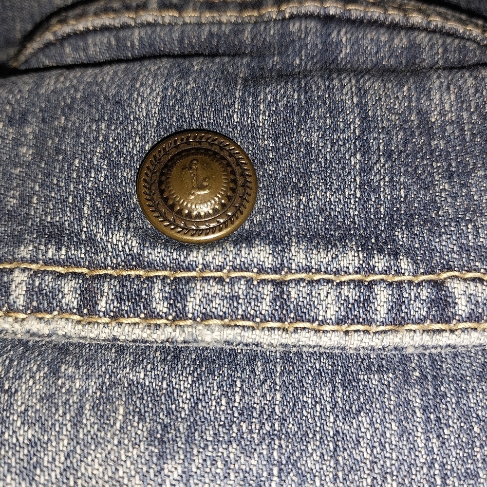 Live a Little Vintage Women's Blue Denim Jacket with Brass Button - Picture 5 of 8